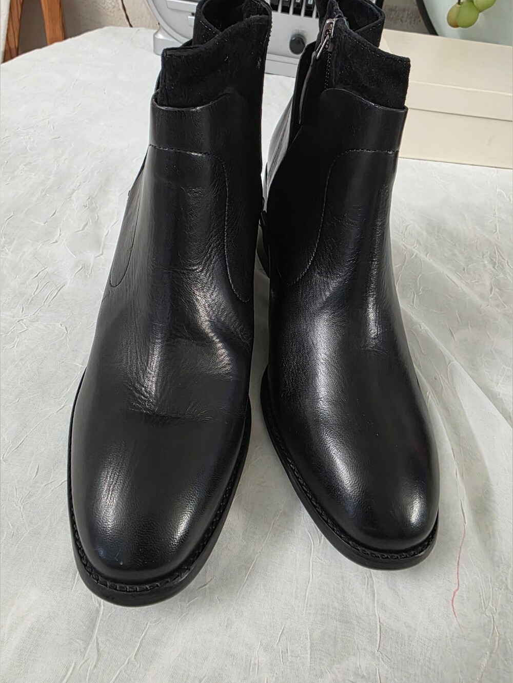 Johnston & Murphy  Leather Kid Suede Ankle Bootie Womens US10 Black